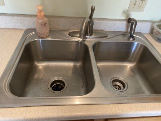 Sink cleaning